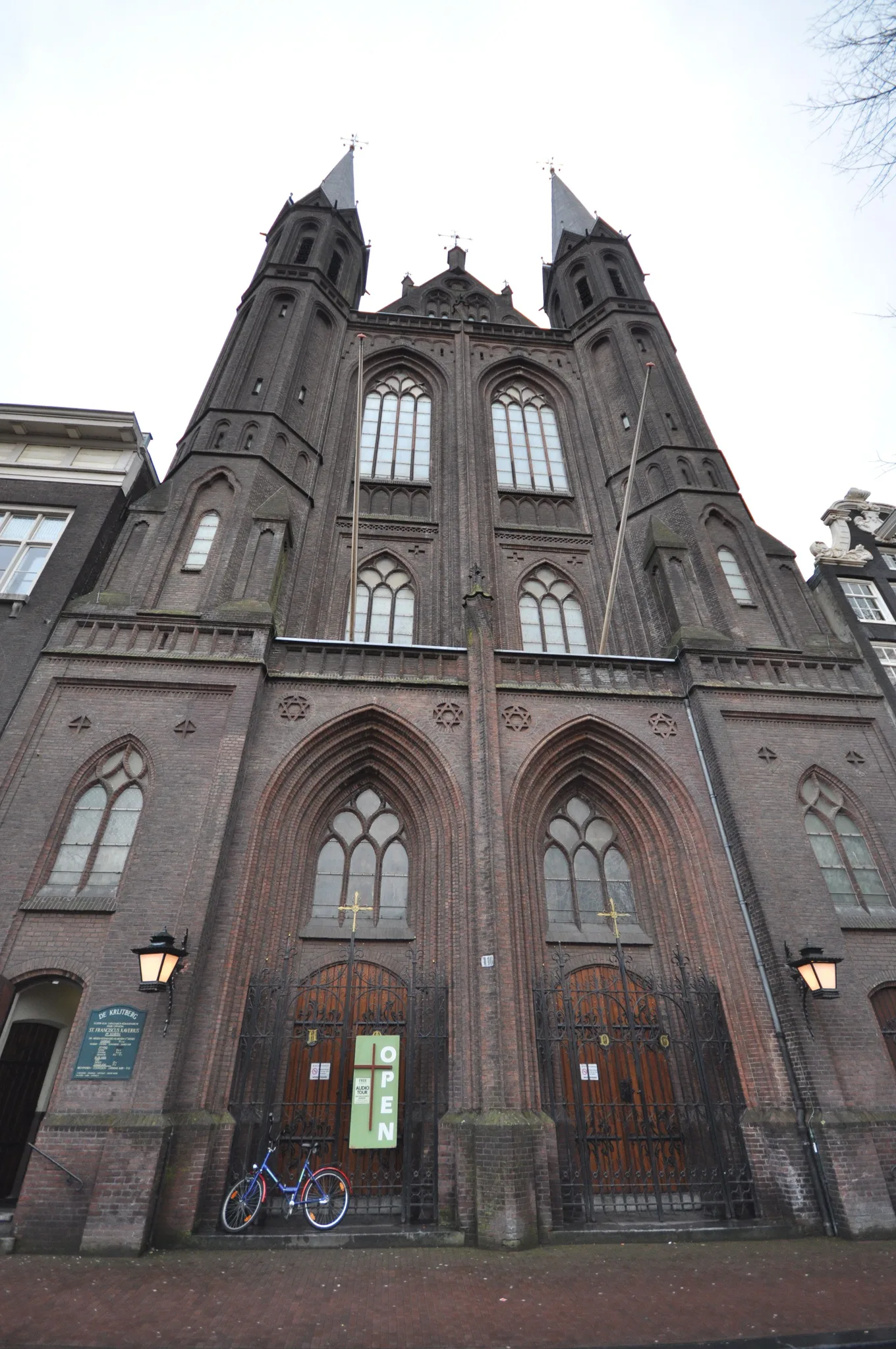 De Krijtberg is a Roman Catholic church in Amsterdam, located at the Singel. The church was designed by Alfred Tepe and was opened in 1883. The church is dedicated to St Francis Xavier and is one of…